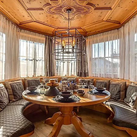 Exclusive Tyrolean Near Lifts 4* Sankt Johann in Tirol