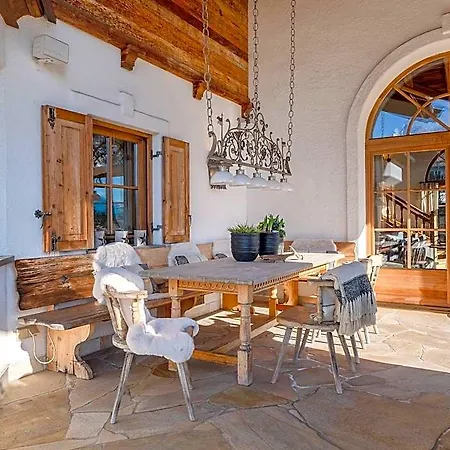 Exclusive Tyrolean Near Lifts 4*