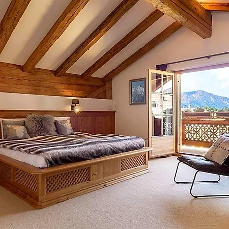 Exclusive Tyrolean Near Lifts Hotel