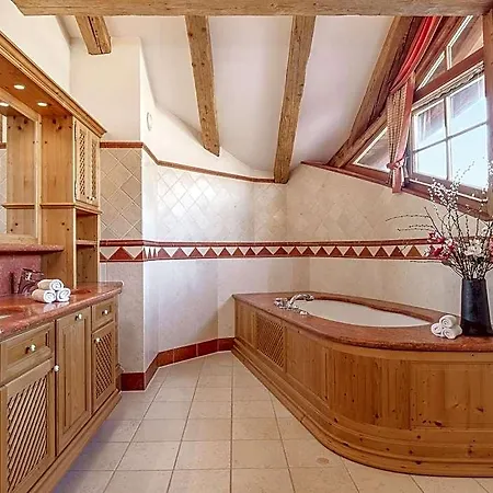 Exclusive Tyrolean Near Lifts Hotel Sankt Johann in Tirol