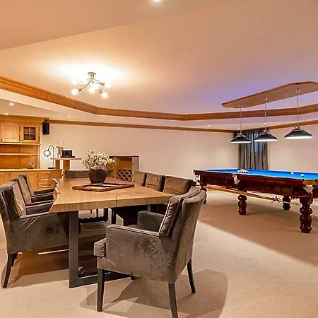 Hotel Exclusive Tyrolean Near Lifts Sankt Johann in Tirol